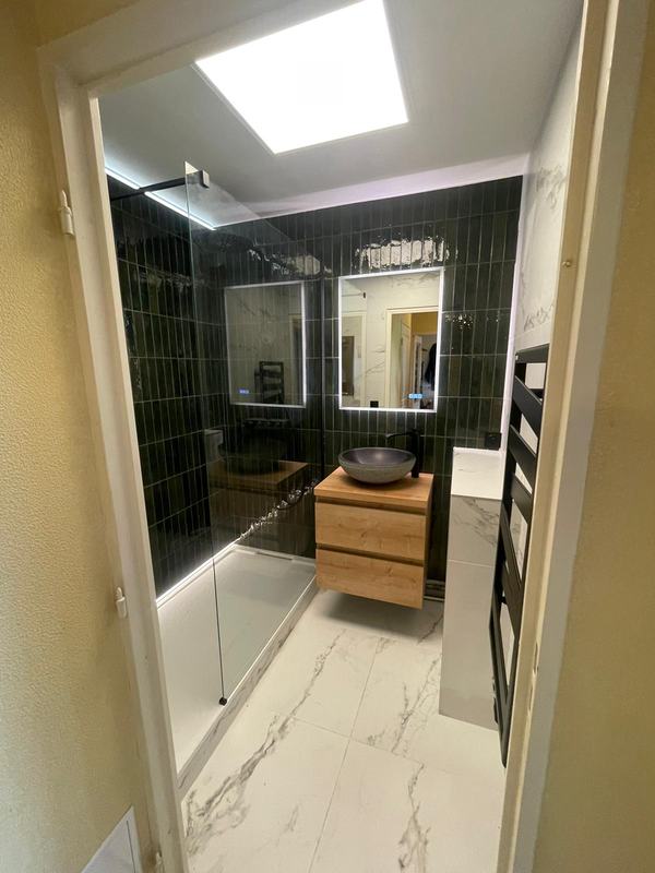 Salle de bain - salle complète moderne