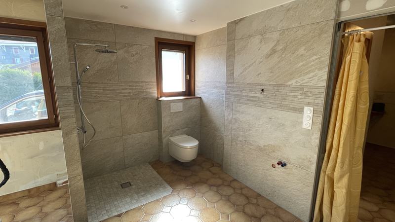 Salle de bain - douche noire design